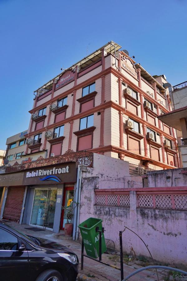 Hotel Riverfront Ahmedabad Exterior foto