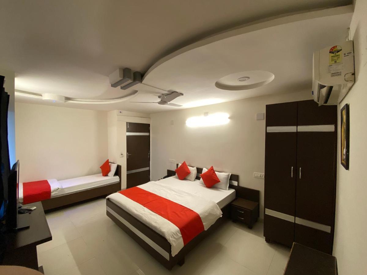 Hotel Riverfront Ahmedabad Zimmer foto