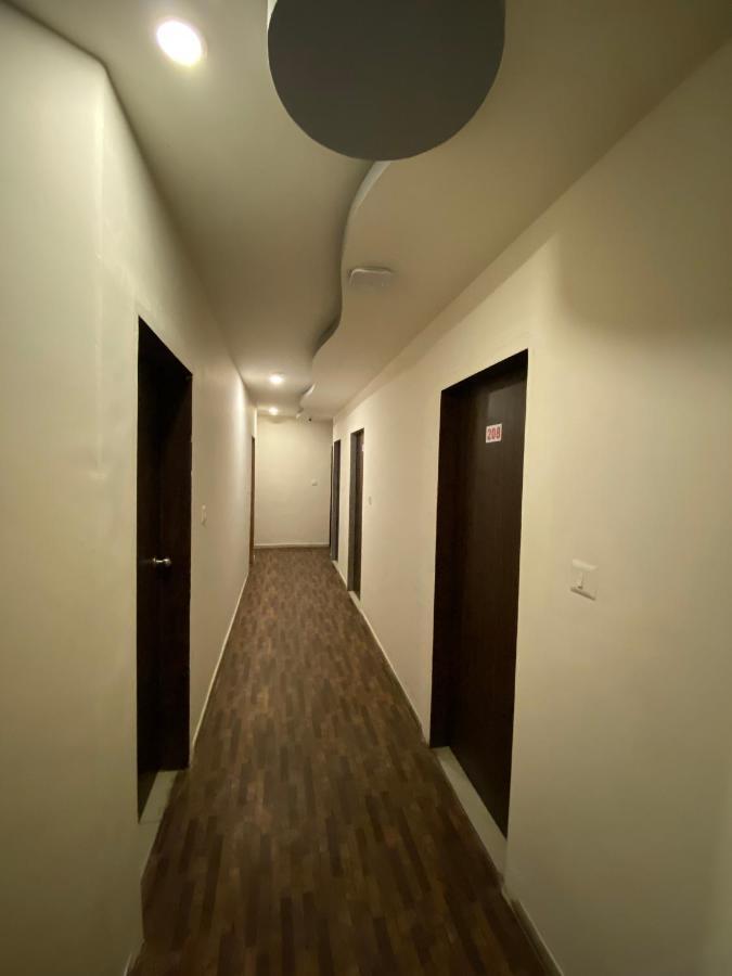 Hotel Riverfront Ahmedabad Exterior foto